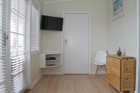 Smugglers Inn Studio Apartments - Surfers Gold Coast 17