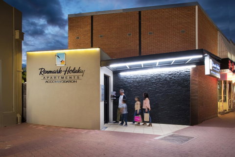 Renmark Holiday Apartments - Surfers Gold Coast 4