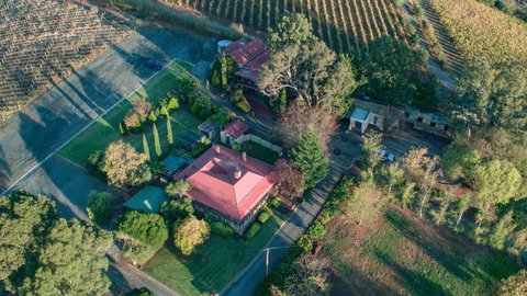 Vineyard Cottage BnB - Surfers Gold Coast 1