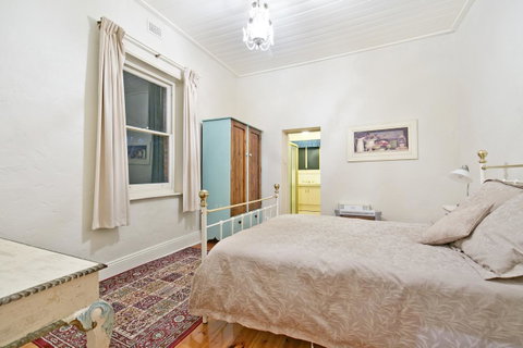 Vineyard Cottage BnB - Surfers Gold Coast 6