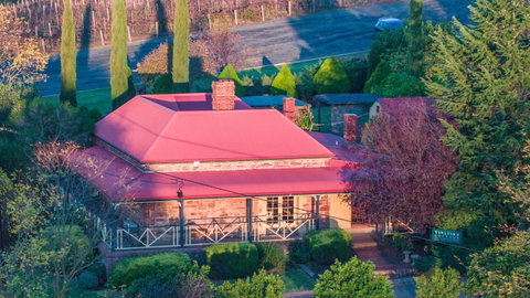 Vineyard Cottage BnB - Surfers Gold Coast 0