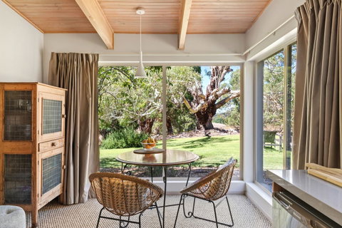 Adelaide Hills Retreats - Surfers Gold Coast 22