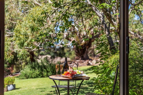 Adelaide Hills Retreats - Surfers Gold Coast 12