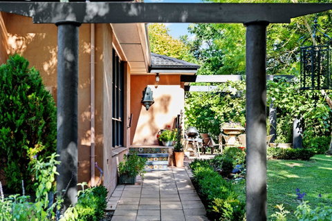 Adelaide Hills Retreats - Surfers Gold Coast 43