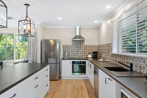 Adelaide Hills Retreats - Surfers Gold Coast 38