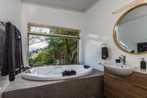Adelaide Hills Retreats - Surfers Gold Coast 44