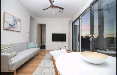 Wisteria Apartments - Surfers Gold Coast 2