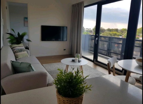 Wisteria Apartments - Surfers Gold Coast 4