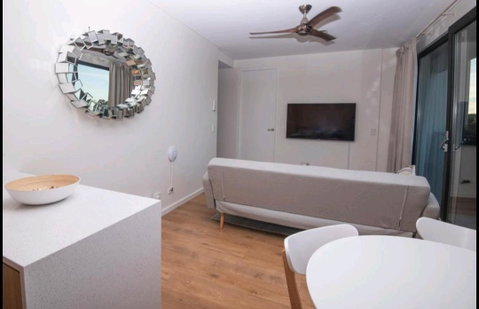 Wisteria Apartments - Surfers Gold Coast 1