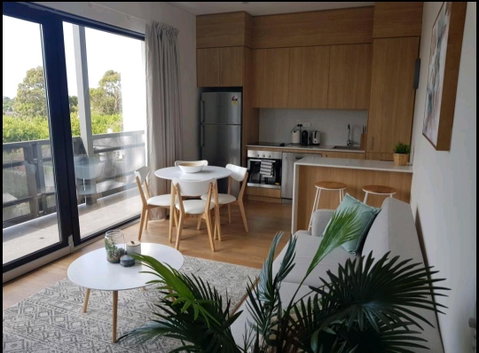 Wisteria Apartments - Surfers Gold Coast 3