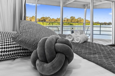 Murray River Queen - Surfers Gold Coast 8