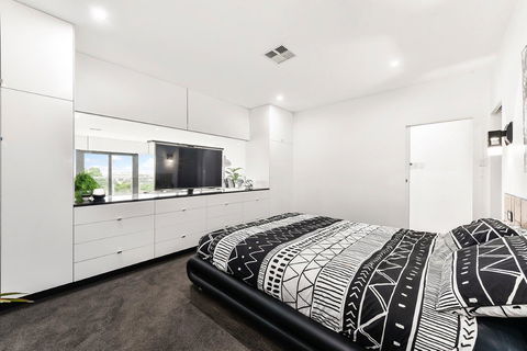 KENNEDY EXECUTIVE TOWNHOUSE - Surfers Gold Coast 20