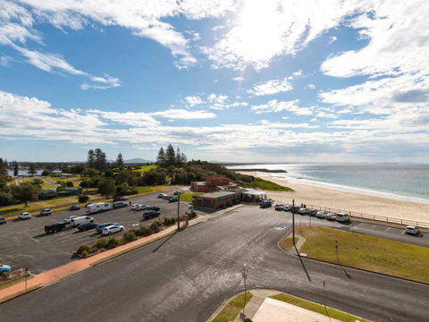 Ebbtide 25 - Surfers Gold Coast 7