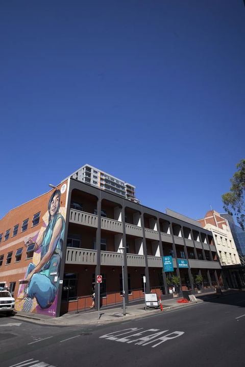 YHA Adelaide Central - Surfers Gold Coast 6