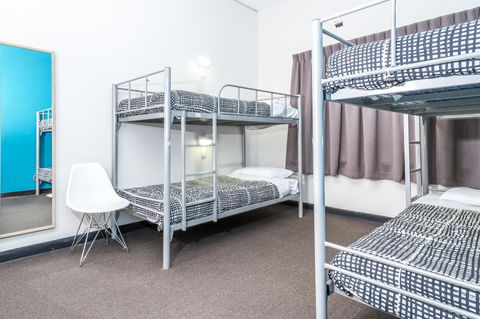 YHA Adelaide Central - Surfers Gold Coast 33