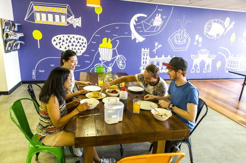 YHA Adelaide Central - Surfers Gold Coast 8