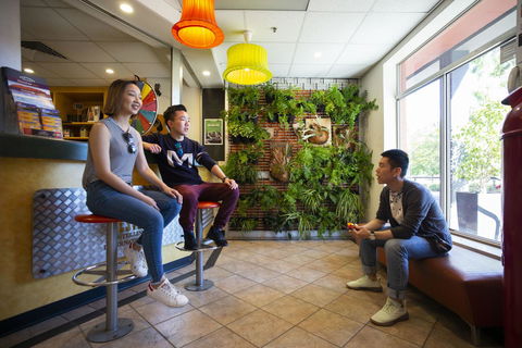 YHA Adelaide Central - Surfers Gold Coast 1
