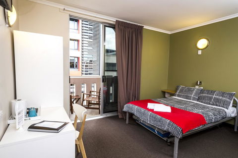 YHA Adelaide Central - Surfers Gold Coast 31