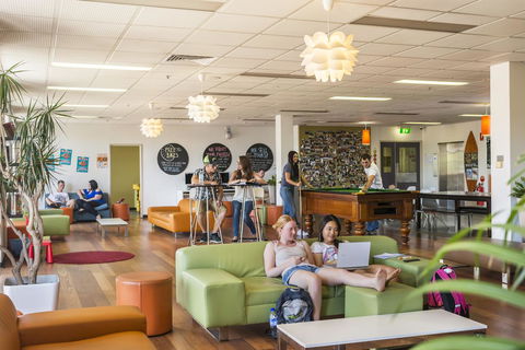 YHA Adelaide Central - Surfers Gold Coast 27
