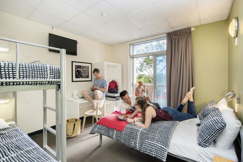 YHA Adelaide Central - Surfers Gold Coast 43