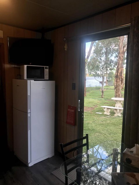 Murray Bridge Riverview Cabin - Surfers Gold Coast 3