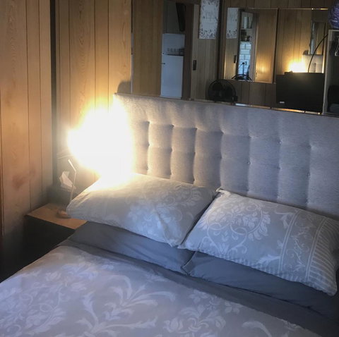 Murray Bridge Riverview Cabin - Surfers Gold Coast 2