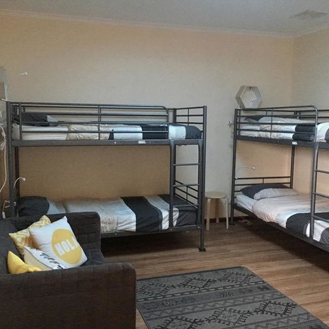 KI Dragonfly Guesthouse - Surfers Gold Coast 28