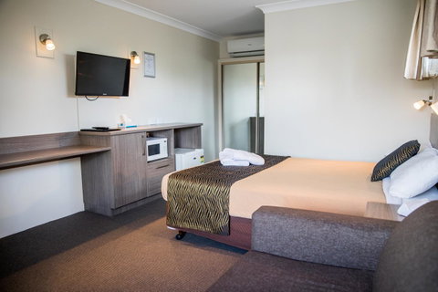 Lilac City Motor Inn & Steakhouse - Surfers Gold Coast 9