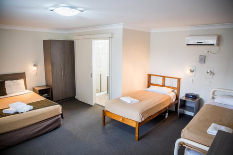 Lilac City Motor Inn & Steakhouse - Surfers Gold Coast 21