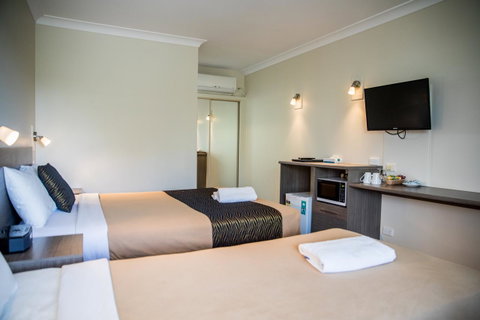 Lilac City Motor Inn & Steakhouse - Surfers Gold Coast 5
