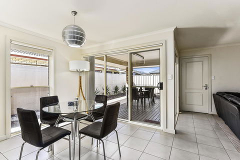 City Fringe Apartment - Surfers Gold Coast 6