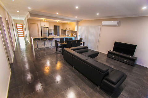 Serene Shores - Surfers Gold Coast 2