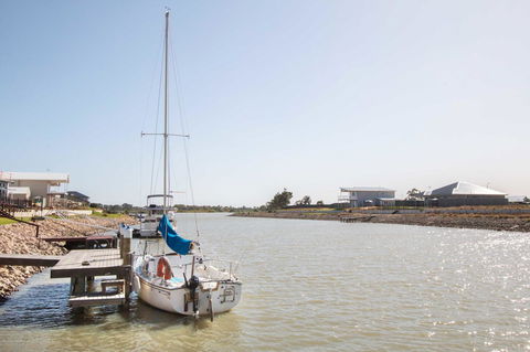 Waterfront On Jefferson, At Wellington Marina, SA - Surfers Gold Coast 1