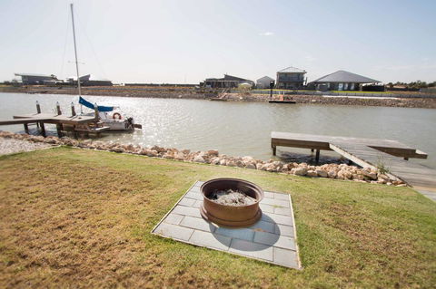 Waterfront On Jefferson, At Wellington Marina, SA - Surfers Gold Coast 2