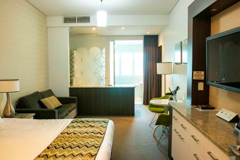 Walkers Arms Hotel - Surfers Gold Coast 1