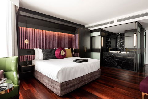 QT Perth - Surfers Gold Coast 24