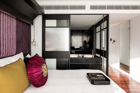 QT Perth - Surfers Gold Coast 32