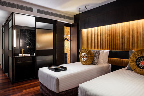 QT Perth - Surfers Gold Coast 35
