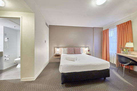 Ibis Perth - Surfers Gold Coast 4