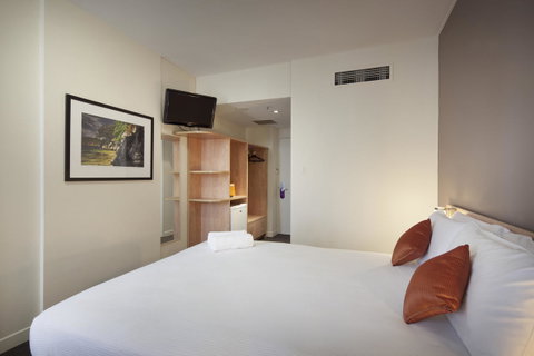 Ibis Perth - Surfers Gold Coast 25
