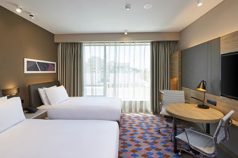 Doubletree By Hilton Perth Northbridge - Surfers Gold Coast 2