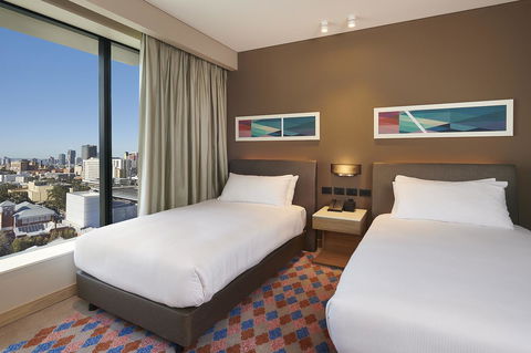 Doubletree By Hilton Perth Northbridge - Surfers Gold Coast 12