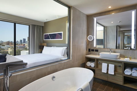 Doubletree By Hilton Perth Northbridge - Surfers Gold Coast 16
