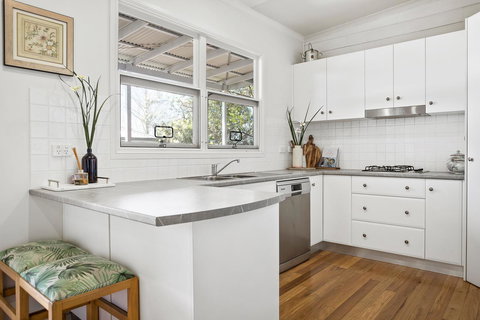 Lavender Cottage - Surfers Gold Coast 14