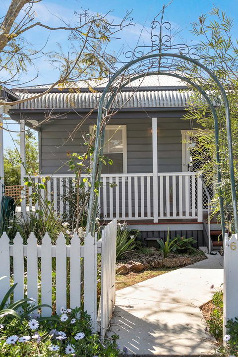 Lavender Cottage - Surfers Gold Coast 1