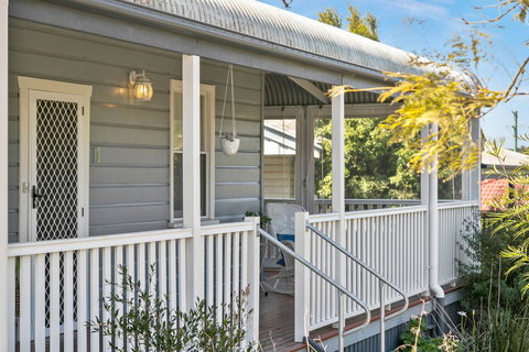 Lavender Cottage - Surfers Gold Coast 2