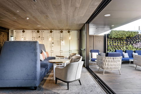 InterContinental Perth City Centre, An IHG Hotel - Surfers Gold Coast 2