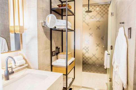 InterContinental Perth City Centre, An IHG Hotel - Surfers Gold Coast 7