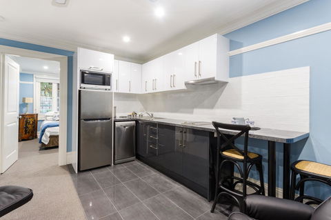 Blue Door Apartments - Surfers Gold Coast 3