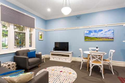 Blue Door Apartments - Surfers Gold Coast 2